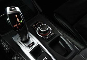 Подержанный автомобиль BMW X6 2014 года (19 фото)