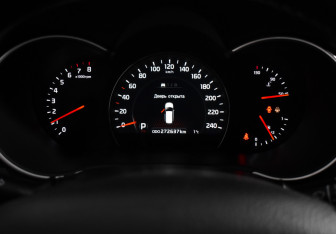 Подержанный автомобиль Kia Sorento 2015 года (18 фото)