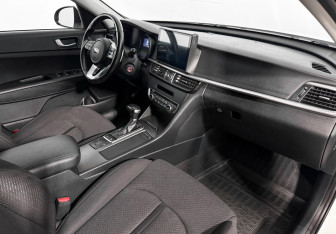 Подержанный автомобиль Kia Optima Sedan 2019 года (13 фото)