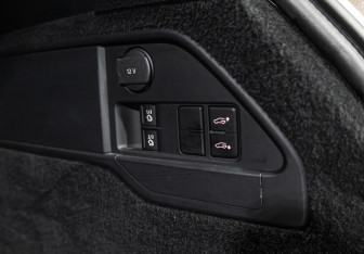 Подержанный автомобиль Volkswagen Touareg 2013 года (19 фото)