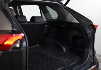 Подержанный автомобиль Toyota Land Cruiser Suv 2011 года (24 фото)