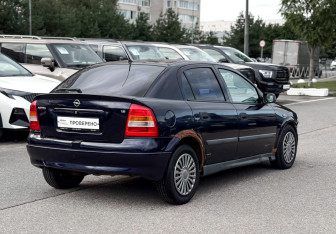 Подержанный автомобиль Opel Astra Hatchback 2003 года (4 фото)