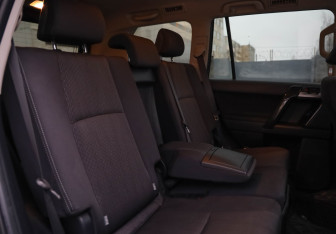 Подержанный автомобиль Toyota Land Cruiser Prado 2021 года (11 фото)