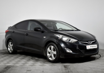 Подержанный автомобиль Hyundai Elantra Sedan 2013 года (3 фото)