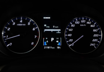 Подержанный автомобиль Mitsubishi Outlander 2014 года (21 фото)