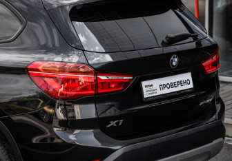 Подержанный автомобиль BMW X1 2019 года (12 фото)