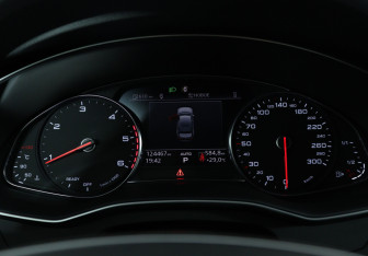 Подержанный автомобиль Audi A6 Sedan 2020 года (19 фото)
