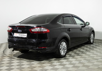 Подержанный автомобиль Ford Mondeo Sedan 2014 года (5 фото)