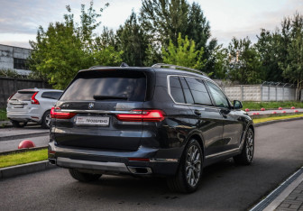 Подержанный автомобиль BMW X7 2019 года (6 фото)