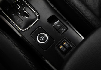 Подержанный автомобиль Mitsubishi Outlander 2017 года (13 фото)