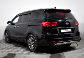 Подержанный автомобиль Kia Carnival 2019 года (7 фото)