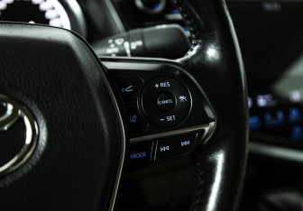 Подержанный автомобиль Toyota Camry Sedan 2020 года (21 фото)