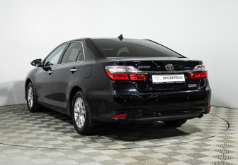 Подержанный автомобиль Toyota Camry Sedan 2018 года (7 фото)
