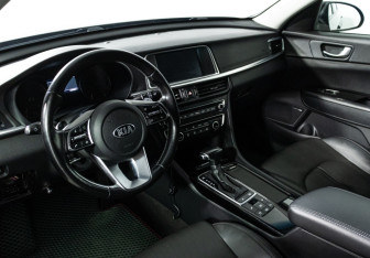 Подержанный автомобиль Kia Optima Sedan 2019 года (11 фото)