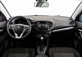 Подержанный автомобиль LADA (ВАЗ) Vesta Sedan 2019 года (10 фото)