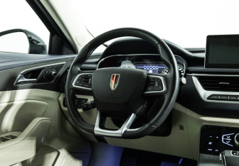 Подержанный автомобиль Hongqi H5 2022 года (22 фото)