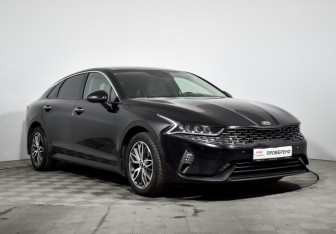 Подержанный автомобиль Kia K5 2021 года (3 фото)