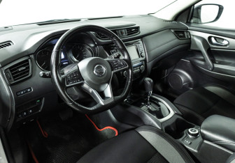 Подержанный автомобиль Nissan Qashqai 2022 года (11 фото)