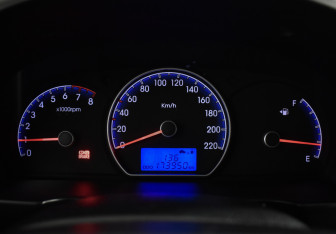 Подержанный автомобиль Hyundai Elantra Sedan 2011 года (20 фото)