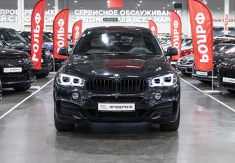 Подержанный автомобиль BMW X6 2018 года (3 фото)