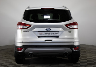Подержанный автомобиль Ford Kuga 2013 года (6 фото)
