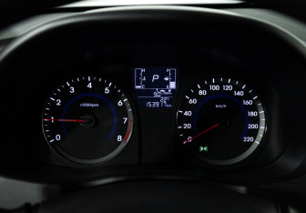 Подержанный автомобиль Hyundai Solaris Hatchback 2015 года (12 фото)