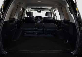 Подержанный автомобиль Toyota Land Cruiser Suv 2015 года (17 фото)