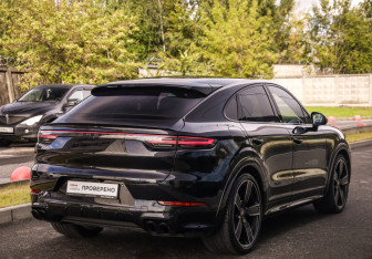 Подержанный автомобиль Porsche Cayenne 2019 года (6 фото)