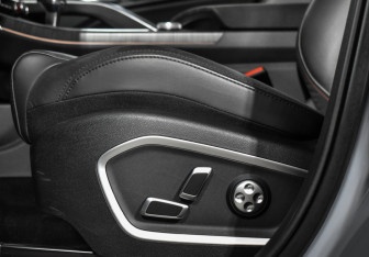 Подержанный автомобиль Geely Tugella 2022 года (11 фото)