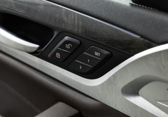 Подержанный автомобиль BMW X3 2018 года (16 фото)