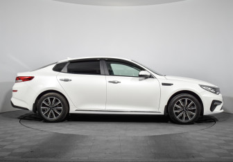 Подержанный автомобиль Kia Optima Sedan 2018 года (4 фото)