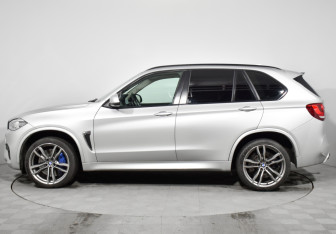 Подержанный автомобиль BMW X5 2015 года (8 фото)