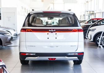 Новый Kia Carnival 2023 (5 фото)