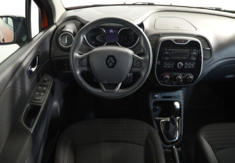 Подержанный автомобиль Renault Kaptur 2017 года (10 фото)