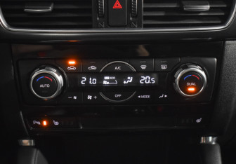 Подержанный автомобиль Mazda CX-5 2015 года (17 фото)