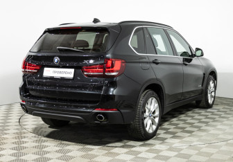 Подержанный автомобиль BMW X5 2015 года (5 фото)