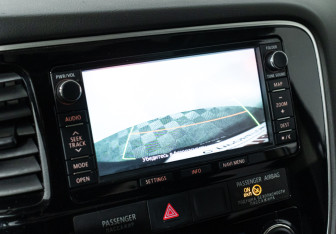 Подержанный автомобиль Mitsubishi Outlander 2014 года (15 фото)