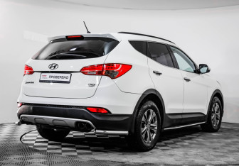Подержанный автомобиль Hyundai Santa Fe 2014 года (5 фото)