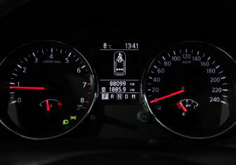 Подержанный автомобиль Nissan Qashqai 2013 года (12 фото)