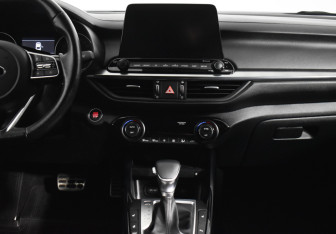 Подержанный автомобиль Kia Cerato Sedan 2019 года (16 фото)