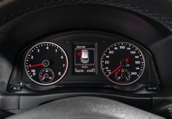 Подержанный автомобиль Volkswagen Tiguan 2015 года (19 фото)