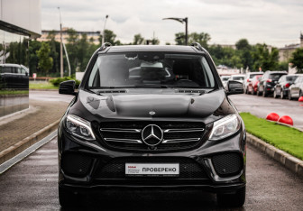 Подержанный автомобиль Mercedes-Benz GLE 2017 года (4 фото)