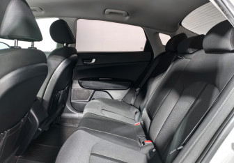Подержанный автомобиль Kia Optima Sedan 2019 года (12 фото)