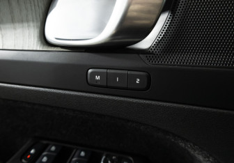 Подержанный автомобиль Volvo XC40 2021 года (18 фото)