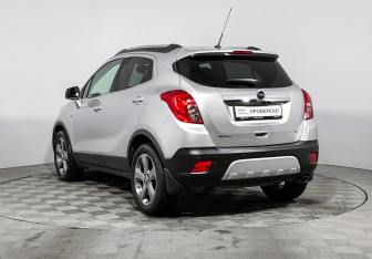 Подержанный автомобиль Opel Mokka 2012 года (7 фото)