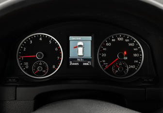 Подержанный автомобиль Volkswagen Tiguan 2013 года (17 фото)