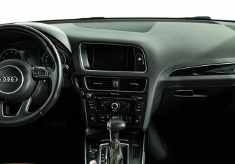 Подержанный автомобиль Audi Q5 2013 года (14 фото)