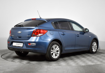 Подержанный автомобиль Chevrolet Cruze Hatchback 2013 года (5 фото)