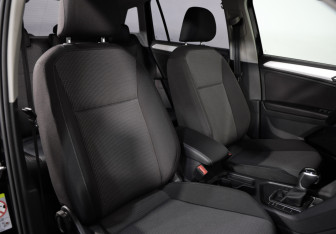 Подержанный автомобиль Volkswagen Tiguan 2021 года (19 фото)