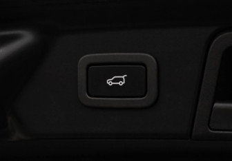 Подержанный автомобиль Land Rover Range Rover Velar 2018 года (35 фото)